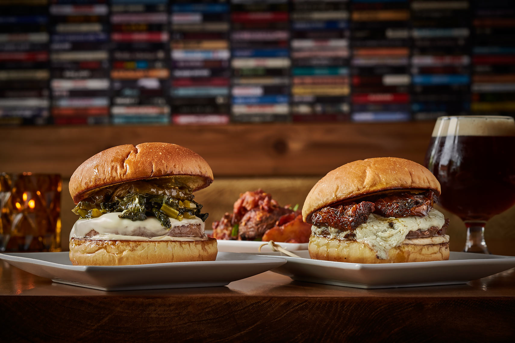 FOOD-DiningOut24-EatBar-burgers