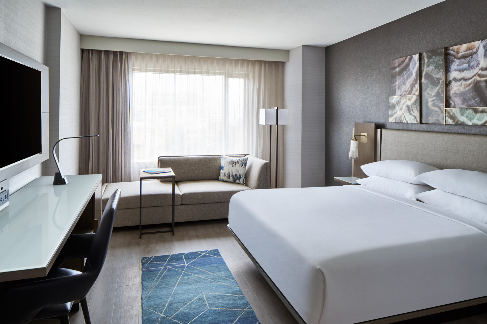 Bethesda North Marriott Hotel & Conference Center - King Bedroom