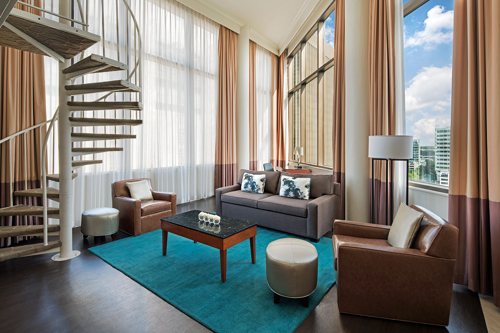Delta Hotels Richmond Downtown - Penthouse Suite Living Area