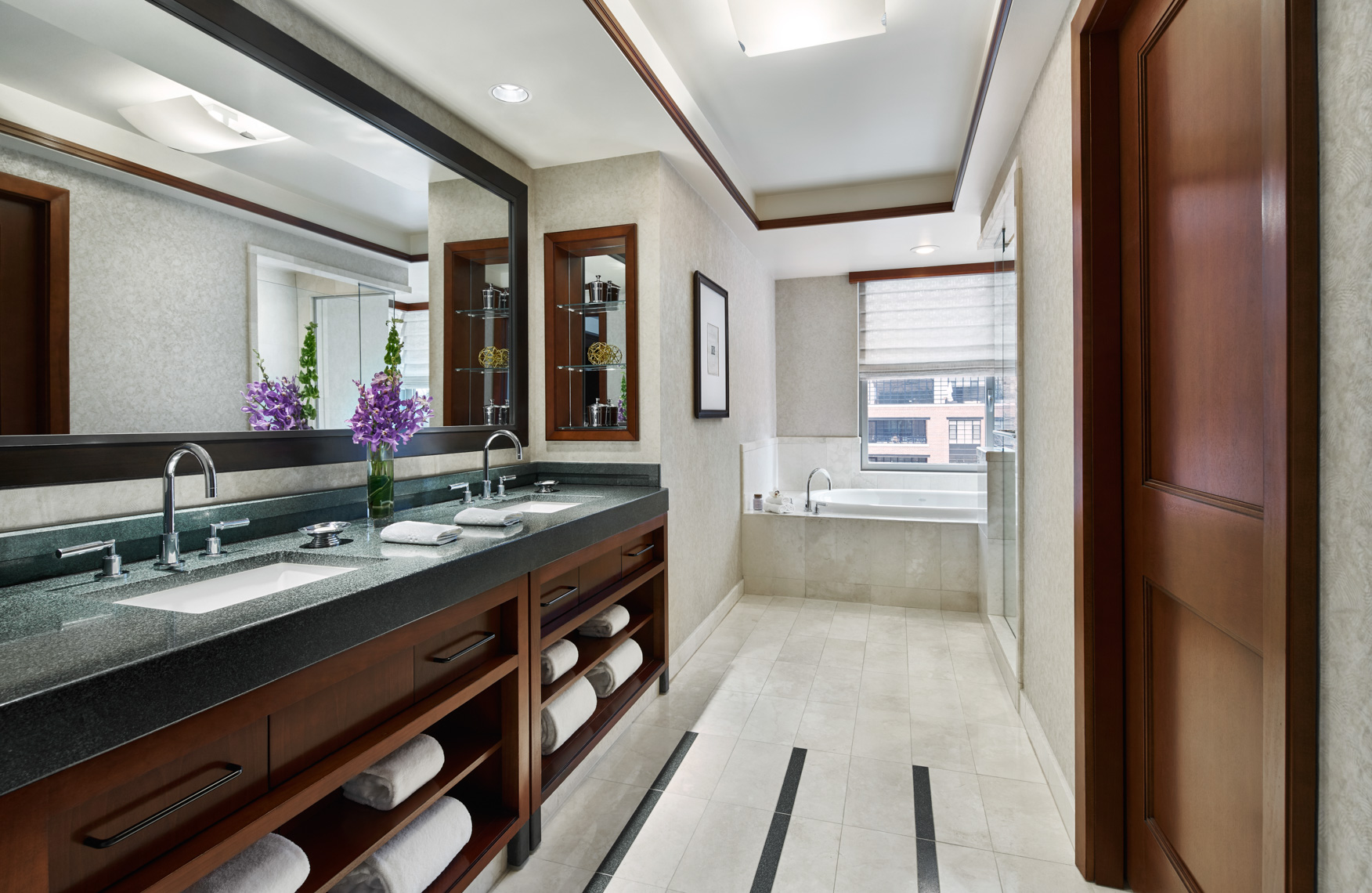 The Ritz-Carlton Georgetown - Ritz-Carlton Suite Bathroom