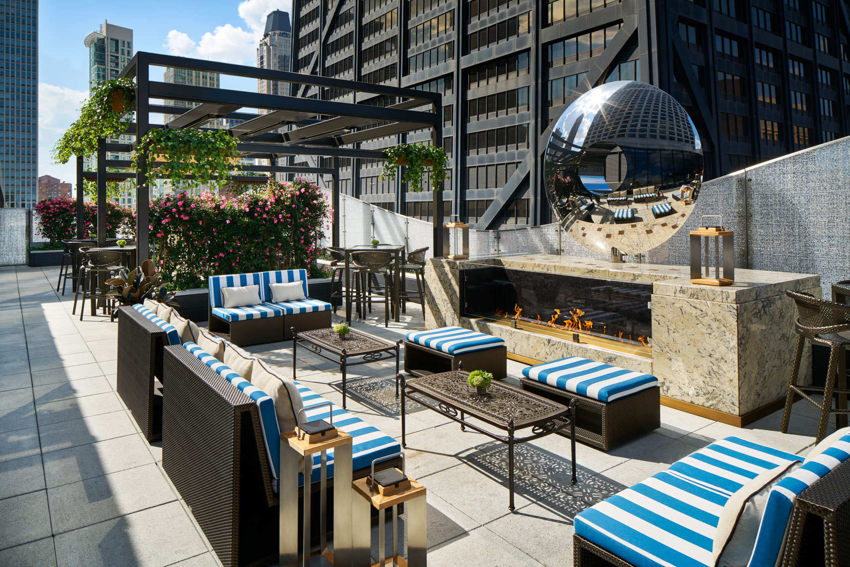 The Ritz-Carlton Chicago - Rooftop at Torali