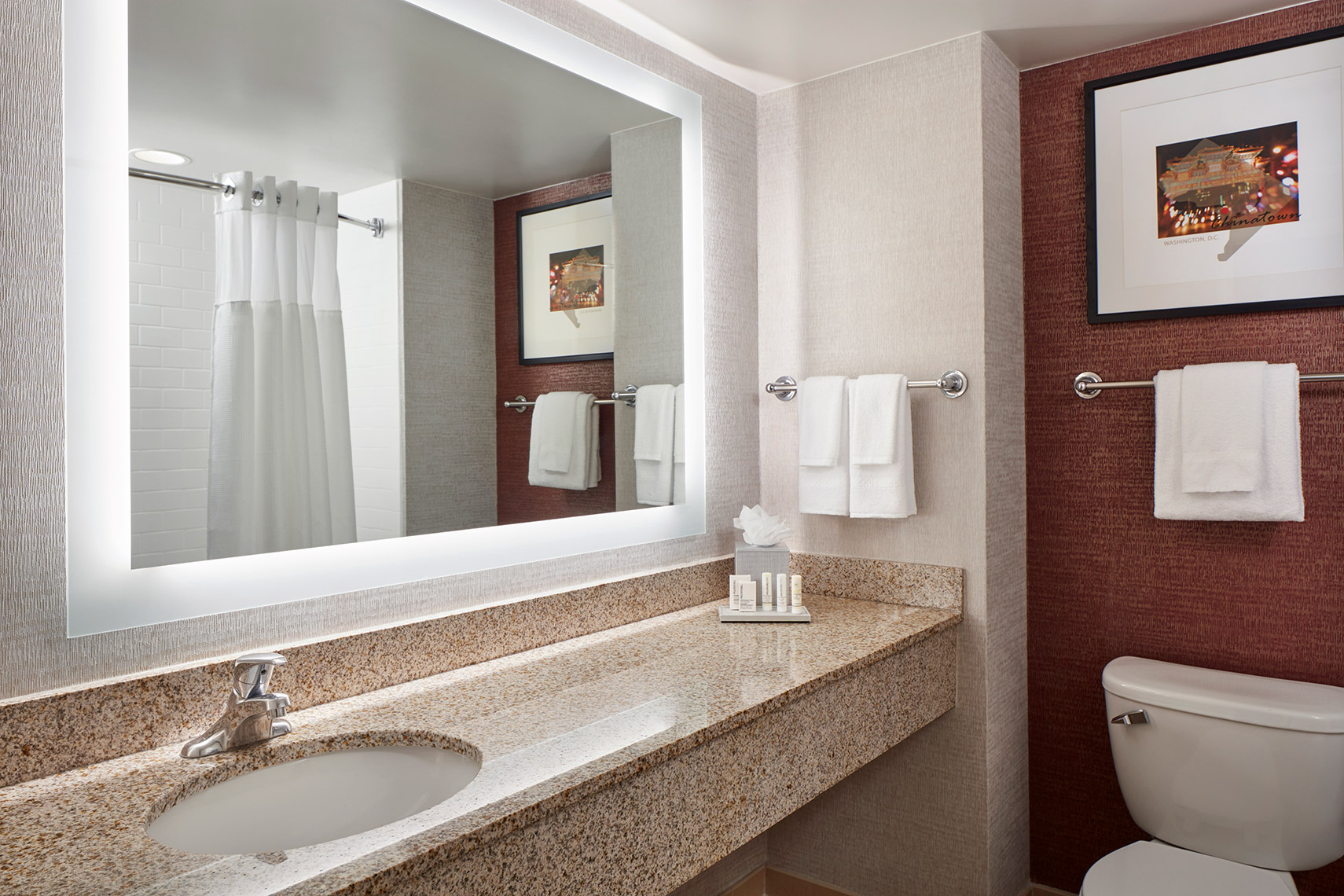 Fairfield Inn & Suites Washington, DC/Downtown - Bathroom