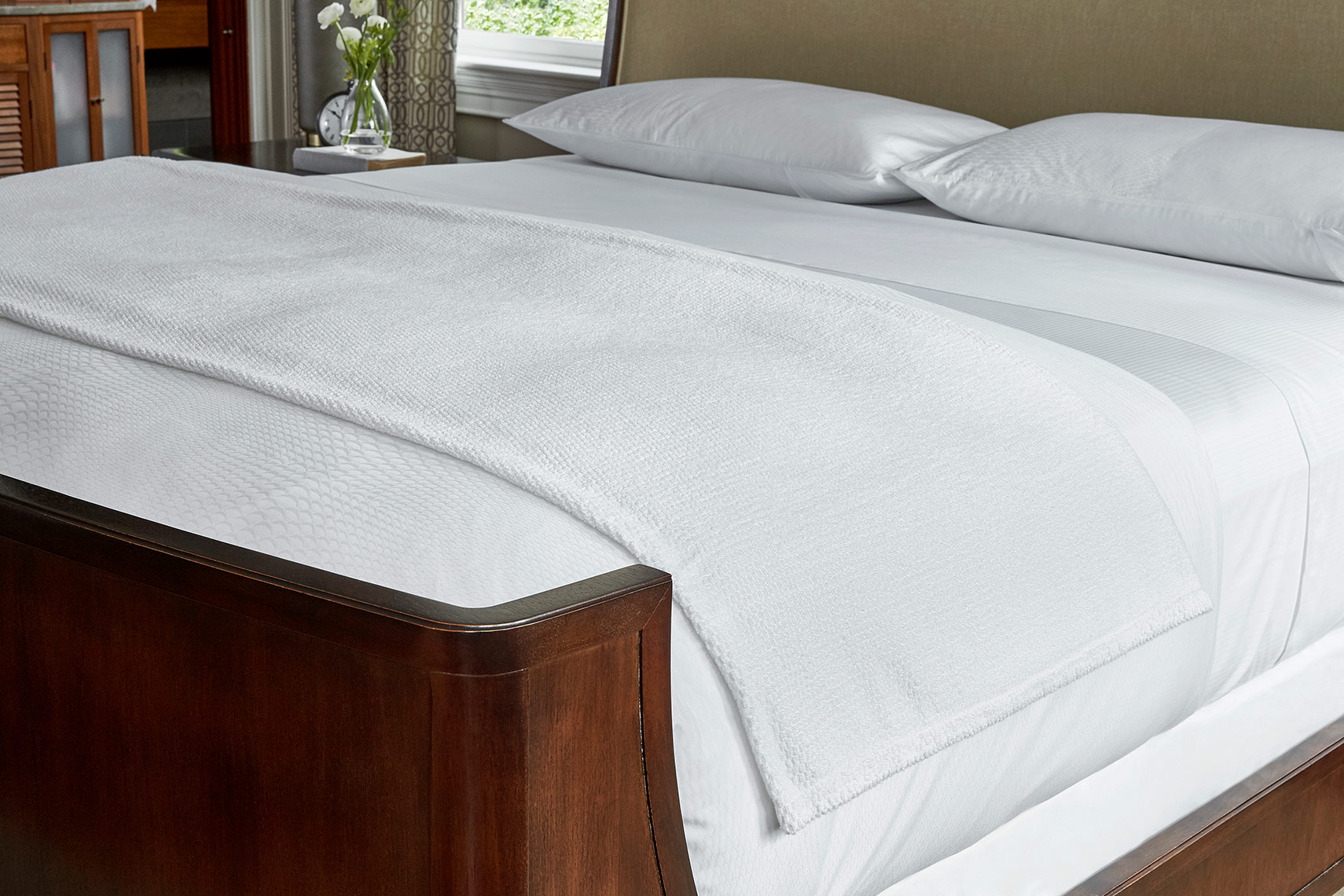 HOTELS-ShopJW15-Textured-Cotton-Blanket